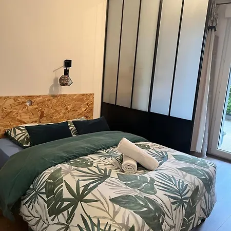 Lovely Cozy With Large Terrace Apartment *